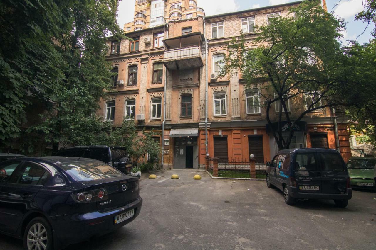 Lux Apartment Near Arena City Київ Екстер'єр фото